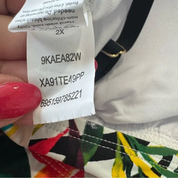 Apt. 9 Batik Tankini Top NWT size 2X Colorful Palm Print Halterkini Swimsuit - Picture 7 of 10